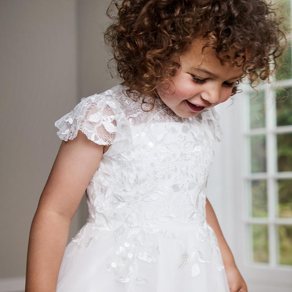 Kinderkleider für Blumenkinder aus Spitze bei LILLY Brautkleider